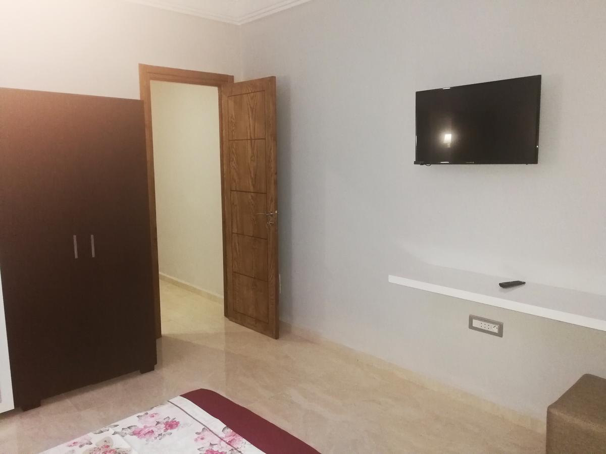 אפרטהוטל ביזרטה London House מראה חיצוני תמונה