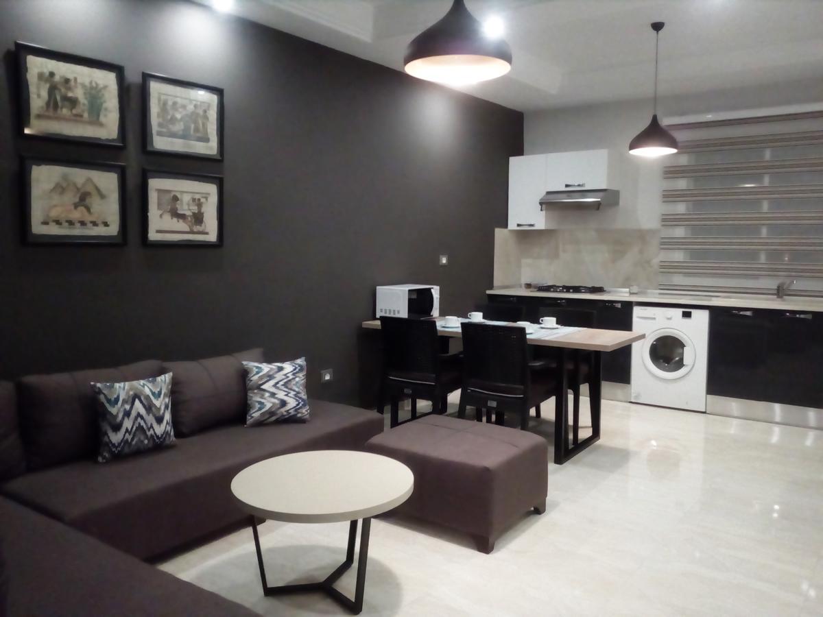 אפרטהוטל ביזרטה London House מראה חיצוני תמונה
