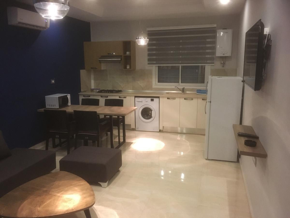 אפרטהוטל ביזרטה London House מראה חיצוני תמונה