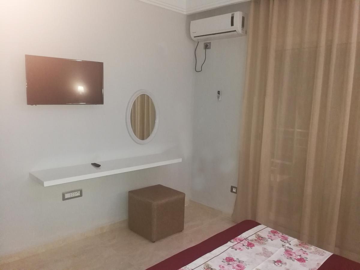 אפרטהוטל ביזרטה London House מראה חיצוני תמונה