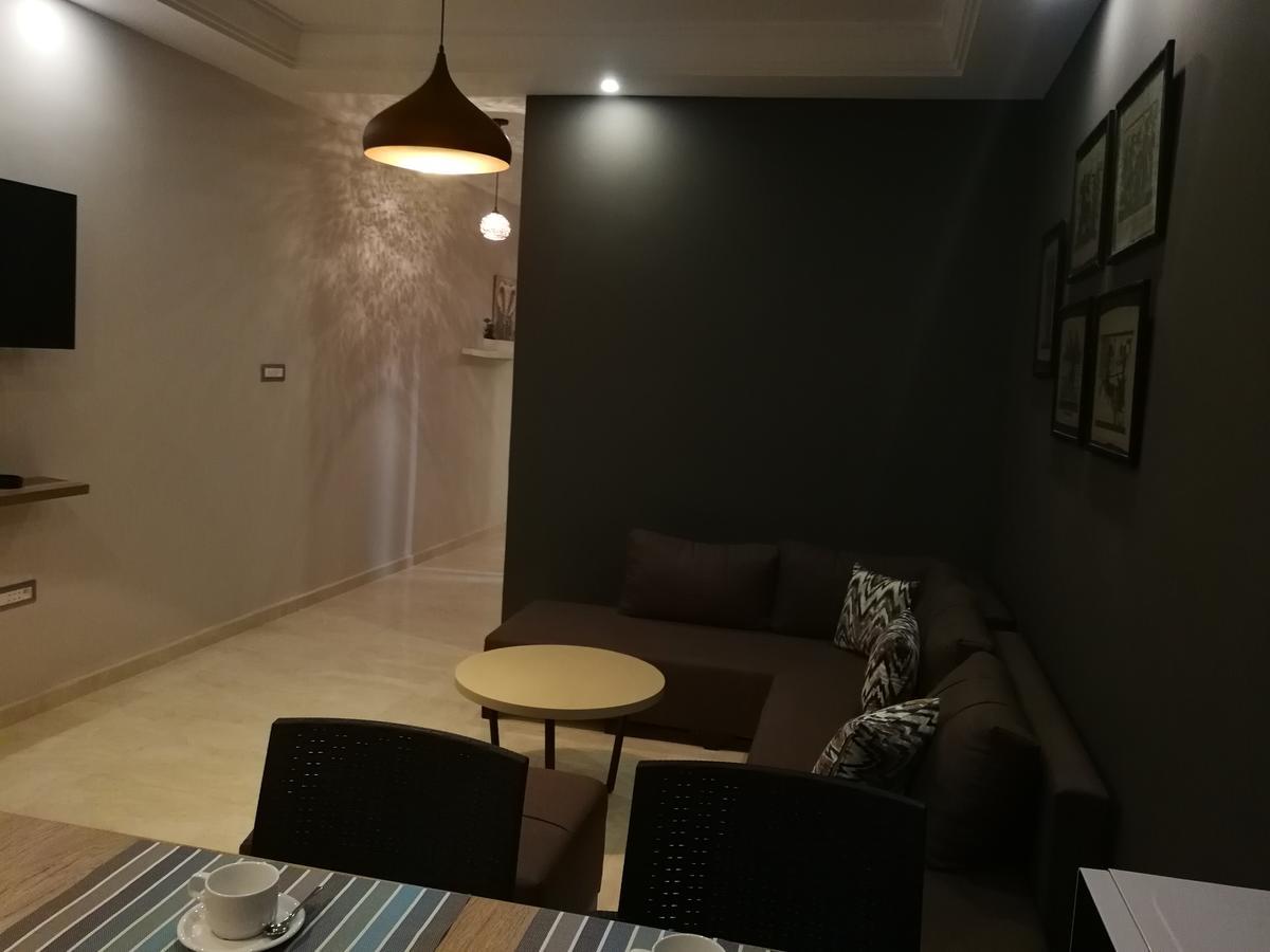 אפרטהוטל ביזרטה London House מראה חיצוני תמונה