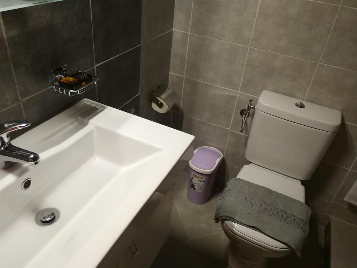 אפרטהוטל ביזרטה London House מראה חיצוני תמונה