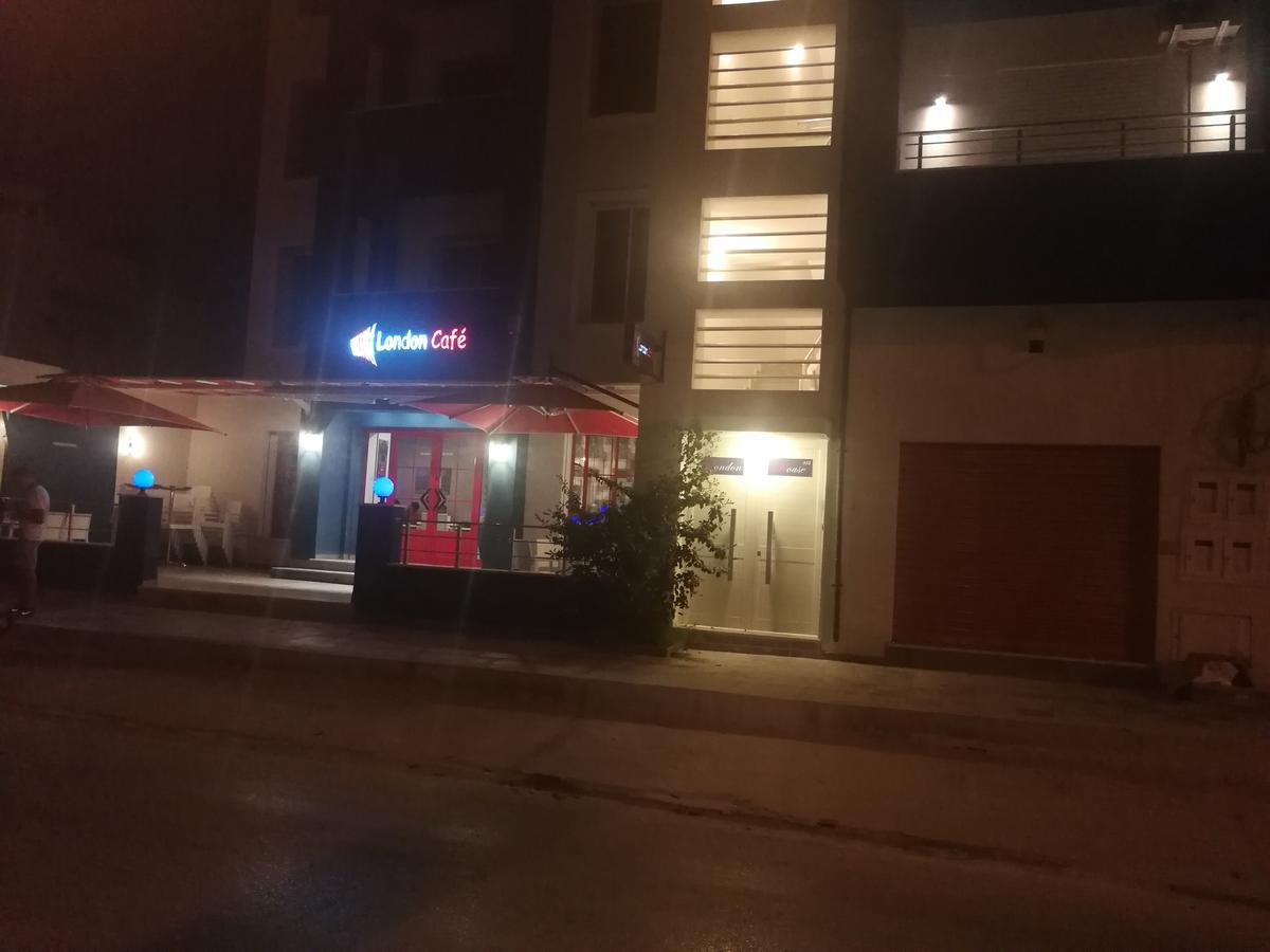 אפרטהוטל ביזרטה London House מראה חיצוני תמונה